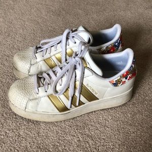 Adidas Superstar Her Studio Shoes